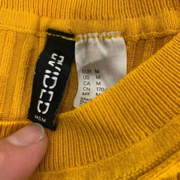 Divided by H&M Womens Ribbed Mustard Yellow Long Sleeve Sweater Size Medium - Picture 4 of 5